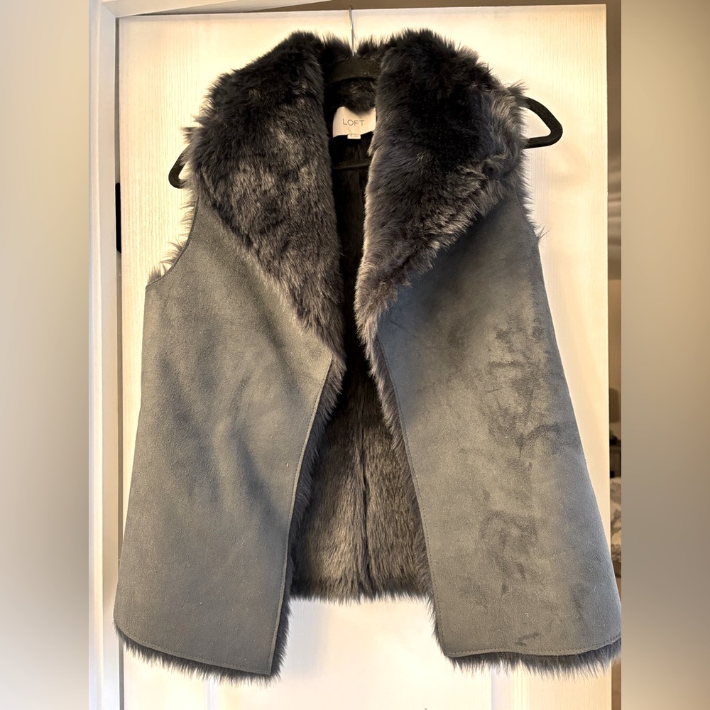 Loft XS black fur vest